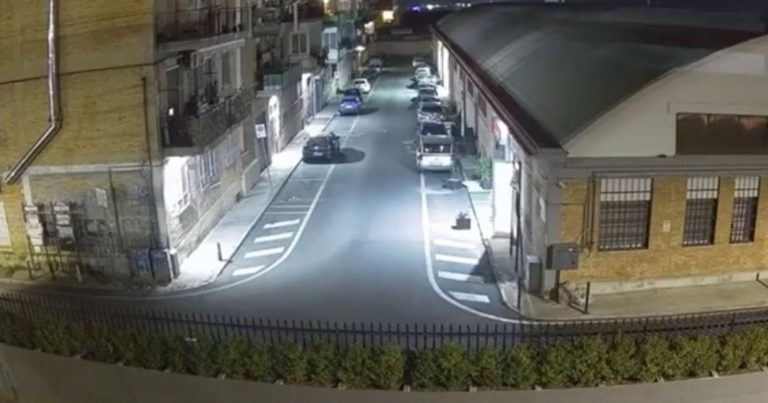 Forte terremoto ai Campi Flegrei: il video in diretta della scossa ripreso dalle telecamere
