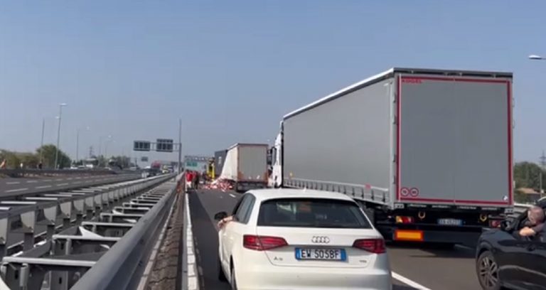 Maxi incidente e tragedia, autostrada chiusa in Italia. Ci sono km di code, ecco cosa è successo e dove