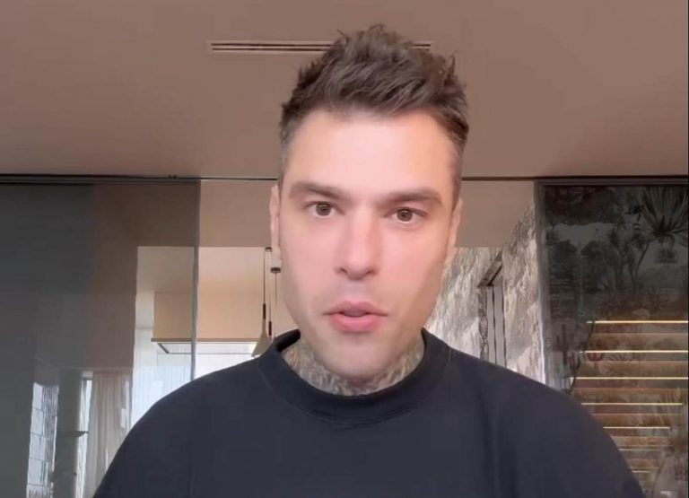 Fedez annuncia: “Ho fatto gli esami del sangue e…”. Ecco le sue parole