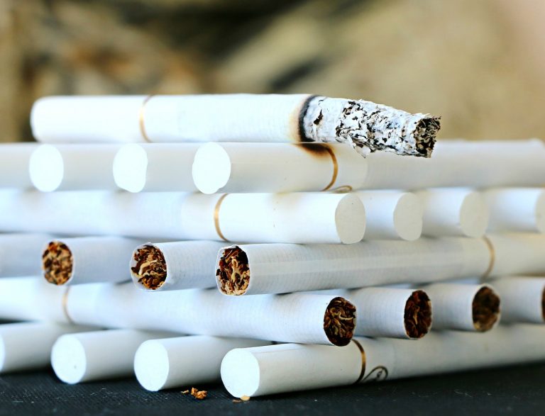 Sigarette, brutte notizie in arrivo per chi fuma: in aumento le accise sul tabacco. Ecco i dettagli