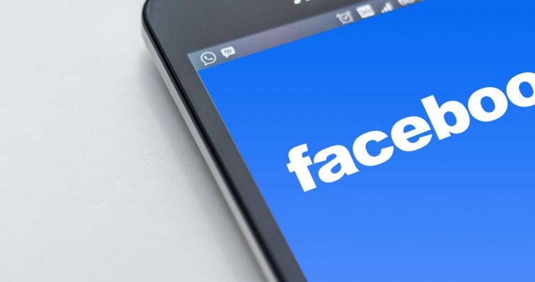 Facebook e Instagram down, non si riesce ad accedere: ecco cosa sta succedendo