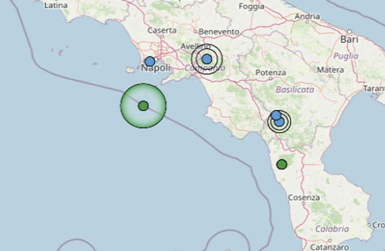 Forte scossa di terremoto di magnitudo 4.2: epicentro in mare aperto a 56 chilometri da Napoli