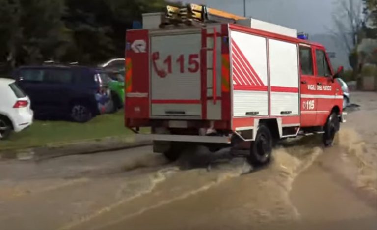 Maltempo in Toscana, “Mai caduta tanta acqua in così poco tempo”: l’allarme lanciato dal governatore che ha dichiarato lo stato di emergenza