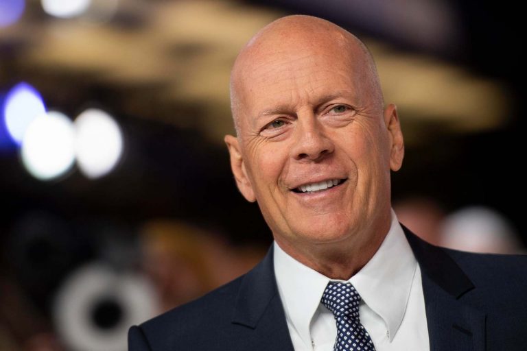 Bruce Willis, la notizia che spezza il cuore dei fan dell’attore: “Non riconosce più Demi Moore…”