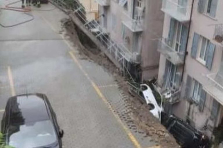 Crolla pezzo di strada in Italia: “Automobili trascinate giù…”. Ecco cos’è successo e dove