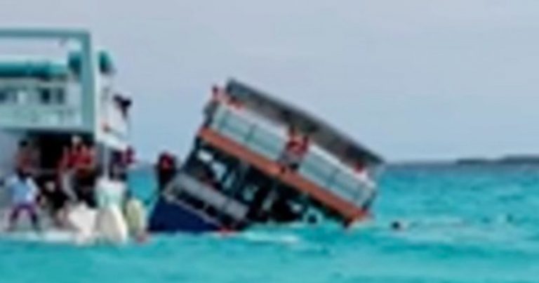 Terribile tragedia, traghetto con oltre 100 persone affonda: ecco cos’è successo e dove