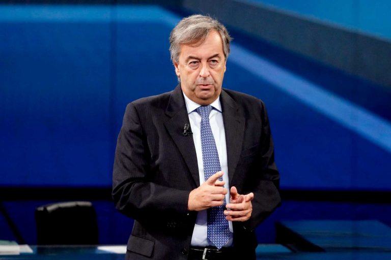 Polmoniti misteriose in Cina, il Professor Roberto Burioni: “Ho fatto l’errore di fidarmi a inizio 2020…”