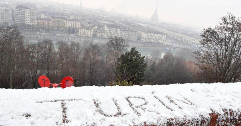 Meteo Torino – Fiocchi in arrivo nelle prossime ore, con miglioramento in vista e ampie schiarite: le previsioni