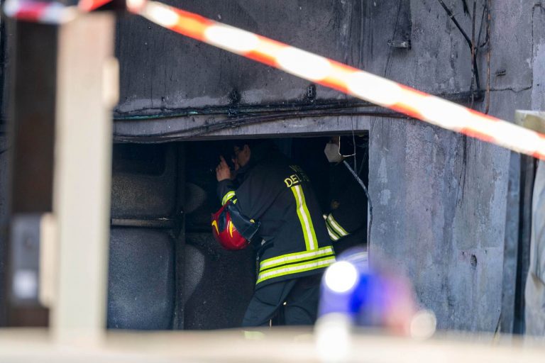 Incendio all’ospedale di Tivoli, ci sono morti e feriti: si fa largo il tragico sospetto