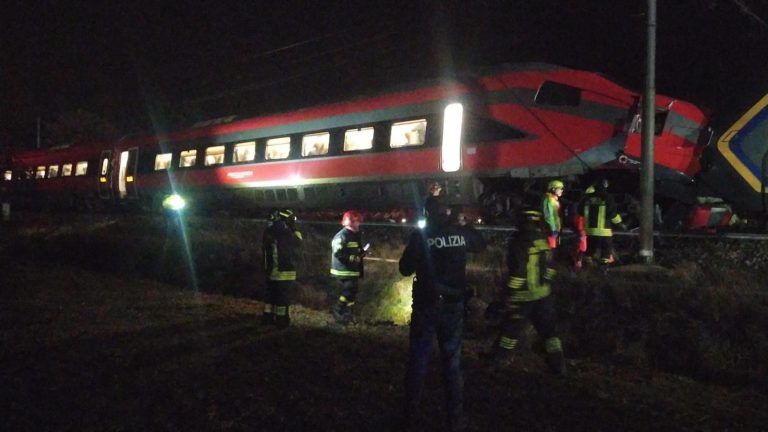 Scontro tra treni sulla linea Bologna-Rimini: si fa largo il tragico sospetto