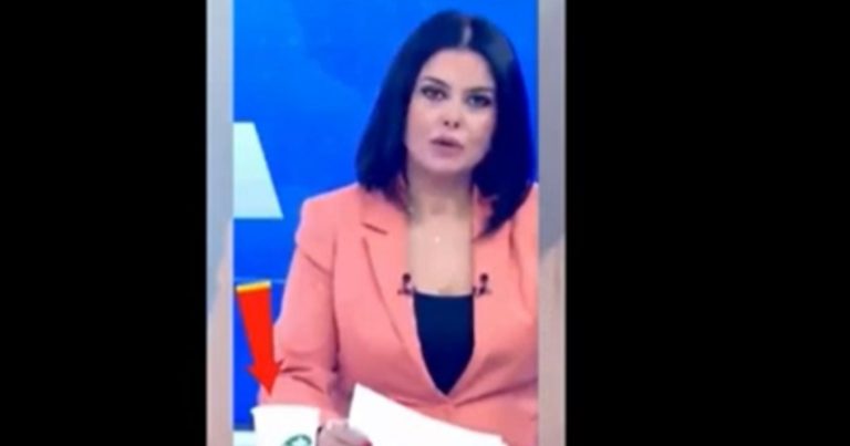 Nota giornalista licenziata dopo essere apparsa in questo modo mentre conduceva il Tg (Video)