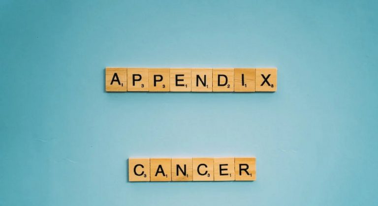 Tumore all’appendice, la malattia di Adan Canto: ecco i sintomi per riconoscerlo Tumore all’appendice, la malattia di Adan Canto: ecco i sintomi per riconoscerlo