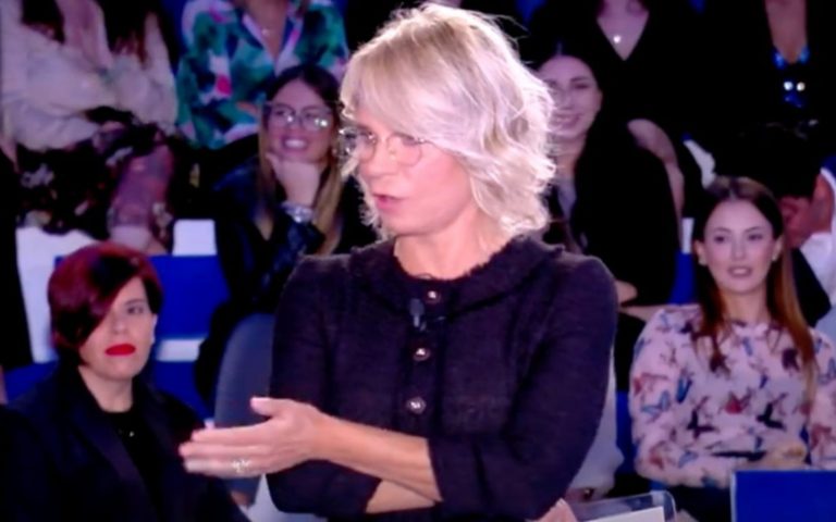 Mediaset sospende “C’è Posta per Te” della De Filippi: ecco il motivo della clamorosa decisione