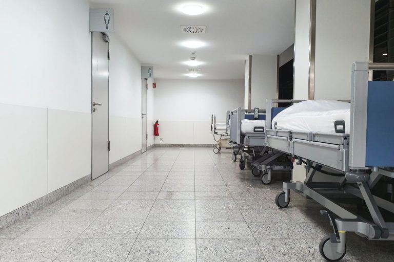 Sospetta pericardite per il ministro Crosetto: ecco quali sono i sintomi e come si cura Sospetta pericardite per il ministro Crosetto: ecco quali sono i sintomi e come si cura
