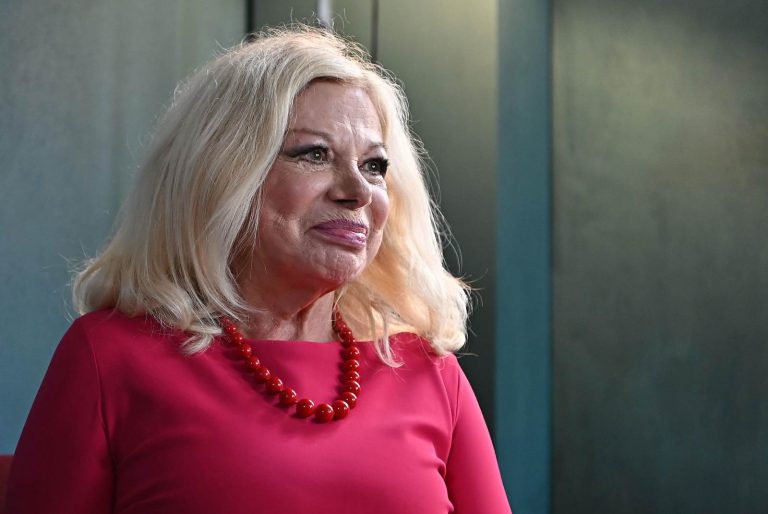 Tumore ai polmoni, la malattia di Sandra Milo: ecco i sintomi per riconoscerlo Tumore ai polmoni, la malattia di Sandra Milo: ecco i sintomi per riconoscerlo