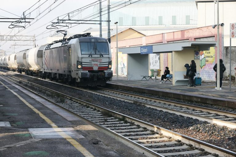 Operaio travolto e ucciso da un treno a Chiari: si fa largo il tragico sospetto. Ecco cos’è successo