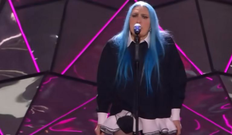 Loredana Bertè: ecco perché quando canta a Sanremo non si separa mai dalla sua borsetta