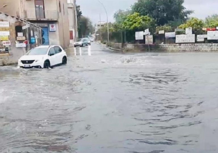 Meteo – Forte maltempo provoca frane ed esondazioni in Emilia: preoccupa acqua vicino alle case, i dettagli