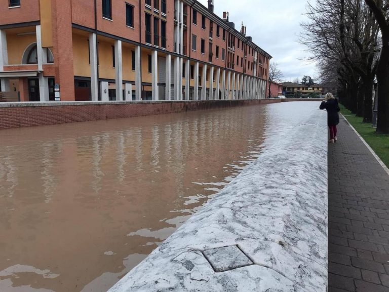 Forte maltempo, il Sindaco avvisa: “Situazione critica, limitate gli spostamenti…”. Ecco dove