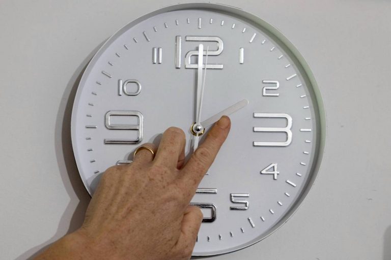 Ora legale, cambio orario in arrivo: ecco l’errore da non commettere Ora legale, cambio orario in arrivo: ecco l’errore da non commettere