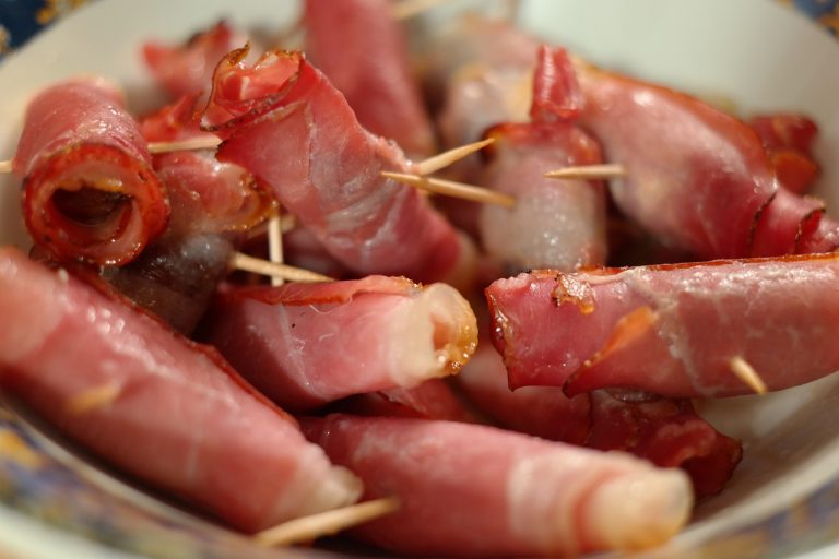 Ha forti emicranie che non passano con i farmaci, tutta colpa della pancetta: la scoperta clamorosa con la Tac Ha forti emicranie che non passano con i farmaci, tutta colpa della pancetta: la scoperta clamorosa con la Tac