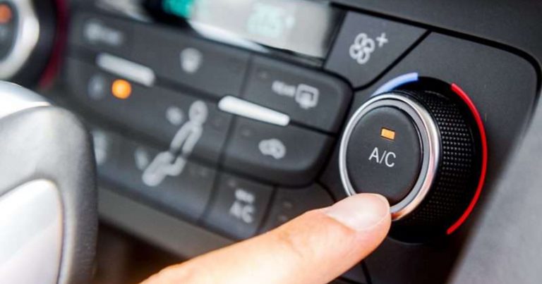 Caldo intenso, se usi l’aria condizionata della tua auto in questo modo stai rischiando la salute