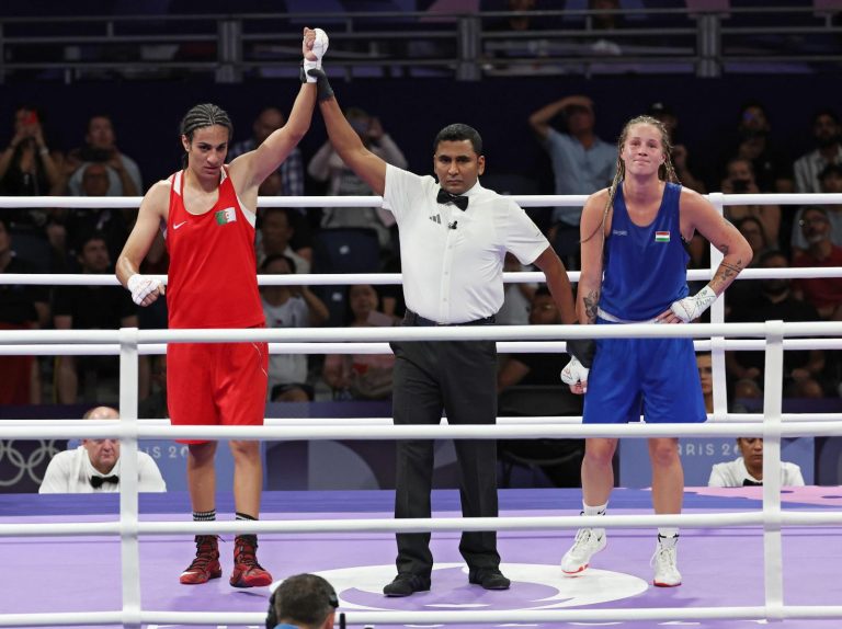 Olimpiadi Parigi, la Khelif batte la Hamori, il gesto liberatorio dopo la vittoria: “È…”