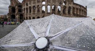 Meteo - Nuovo nubifragio si infrange sulla Capitale, centro storico allagato: i dettagli