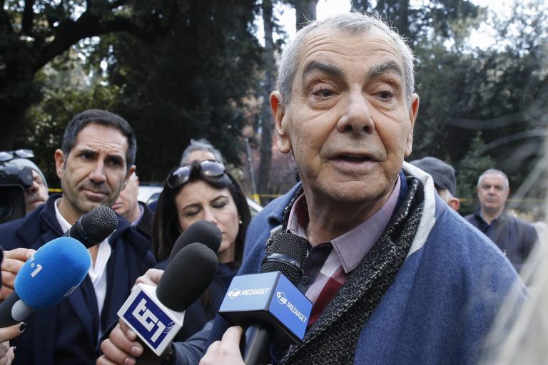 E’ morto Luca Giurato, giornalista e conduttore tv della Rai. L’annuncio dato dalla moglie