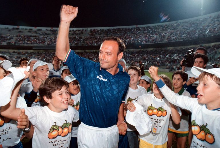 È morto Totò Schillaci: addio all’ex attaccante della Nazionale italiana