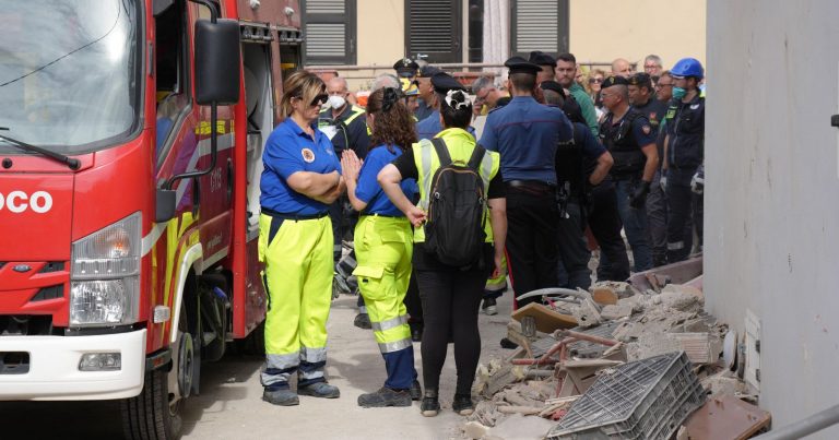 Crolla palazzo a Saviano, un vicino rivela: “Il papà si è salvato perché…”