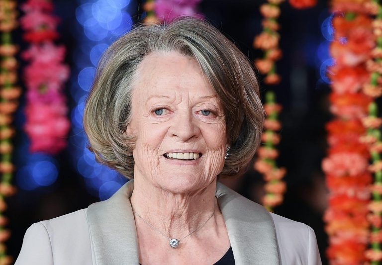 La famosa attrice Maggie Smith è morta: indimenticabili i ruoli in “Harry Potter” e “Downton Abbey”