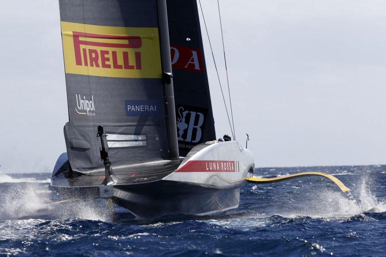 America’s Cup, tornano in acqua Luna Rossa e Ineos Britannia per le regate 7 e 8: orario tv, dove seguirla e previsioni meteo 1 ottobre