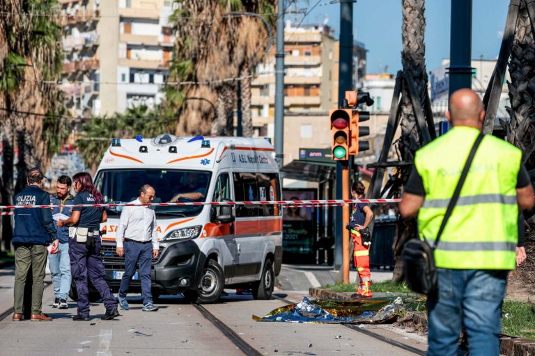 Valeria Vertaglio, chi era la 43enne investita e uccisa mentre accompagnava i figli a scuola: il malore del papà e l’ultima vacanza