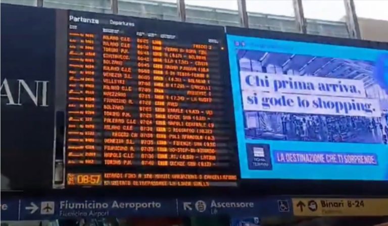 Treni cancellati stazioni Tiburtina e Termini a Roma a causa di un guasto raro, trasporti nel caos in tutta Italia