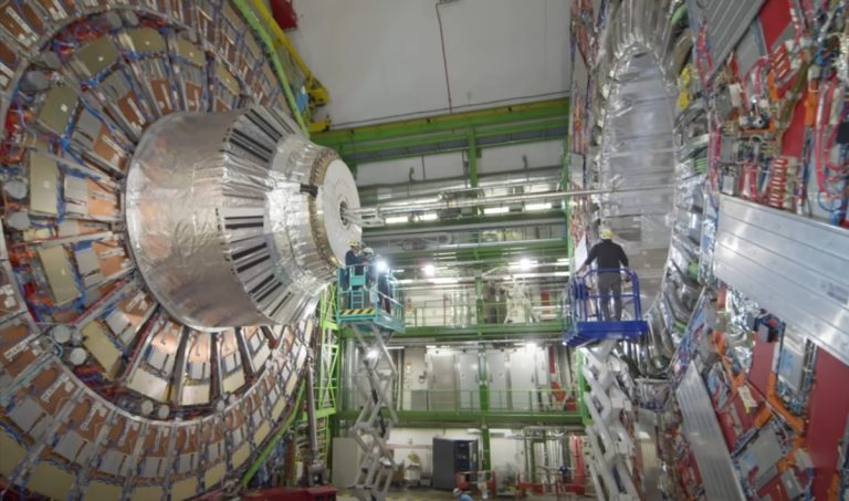 Dal CERN arriva la conferma della trasformazione di particelle ultra-rare: si aprono le porte di una nuova fisica