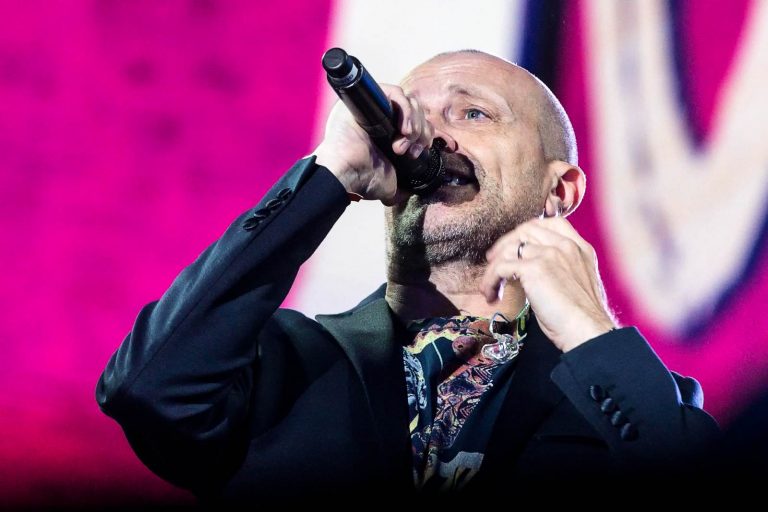 Max Pezzali, la rivelazione a sorpresa su Maria De Filippi e Maurizio Costanzo: “Un giorno mi è capitato di…”