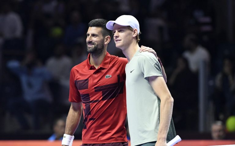 Jannik Sinner, il gesto di Djokovic nella semifinale del Six Kings Slam fa il giro del web: ”Sono stato solo fortunato…”