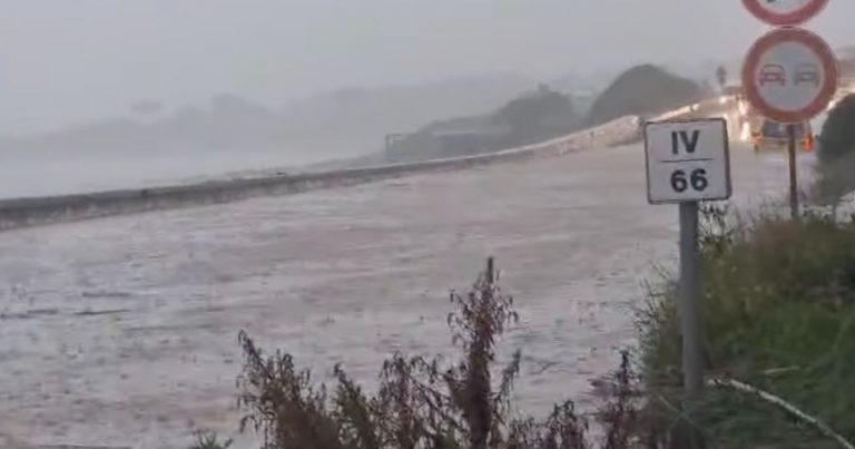 Violento nubifragio in Italia: ci sono allagamenti, auto bloccate dall’acqua. Ecco dove