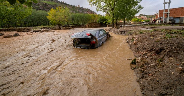 Meteo – Spagna in ginocchio per l’alluvione, sale il bilancio delle vittime. Dichiarati 3 giorni di lutto nazionale