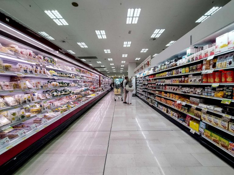 Supermercati aperti venerdì 1 novembre 2024: ecco dove sarà possibile fare la spesa per la Festa di Ognissanti