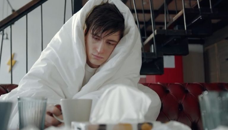 Influenza australiana arrivata in Italia, Bassetti rivela i primi sintomi: ”Un paziente non riconosceva…” Influenza australiana arrivata in Italia, Bassetti rivela i primi sintomi: ”Un paziente non riconosceva…”