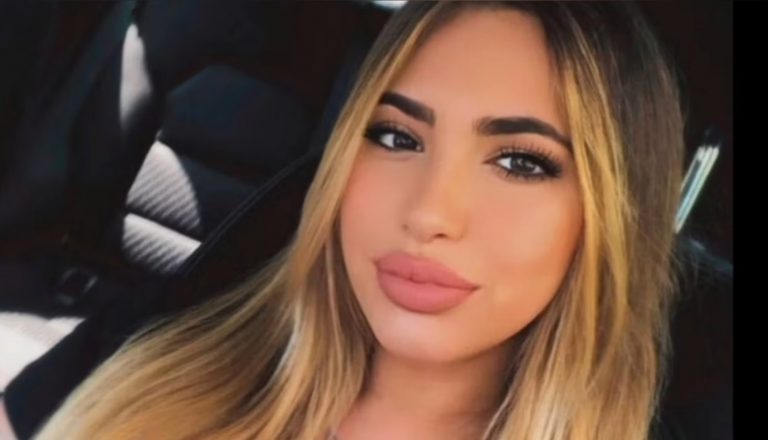È morta Antonia “Cassandra” Capasso, chi è la giovane che aveva commosso tutti sognando “Amici” È morta Antonia “Cassandra” Capasso, chi è la giovane che aveva commosso tutti sognando “Amici”