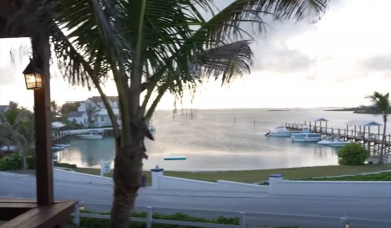 Un profondo “Blue Hole” alle Bahamas nasconde segreti che risalgono all’era glaciale