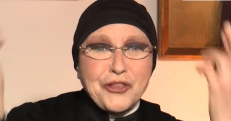 Eleonora Giorgi, chi è il figlio Andrea Rizzoli e il matrimonio con Serena Meriggioli Eleonora Giorgi, chi è il figlio Andrea Rizzoli e il matrimonio con Serena Meriggioli
