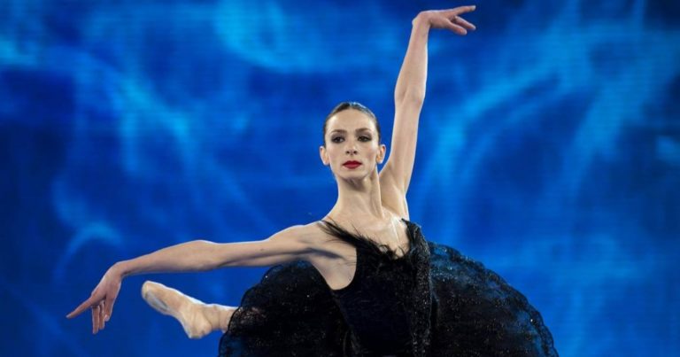 Anbeta Toromani, chi è il marito Alessandro Macario e cosa fa oggi l’ex ballerina e insegnante di Amici Anbeta Toromani, chi è il marito Alessandro Macario e cosa fa oggi l’ex ballerina e insegnante di Amici