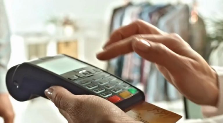 Bancomat e pagamenti Pos, ci sono problemi in tutta Italia: ecco perché e cosa sta succedendo Bancomat e pagamenti Pos, ci sono problemi in tutta Italia: ecco perché e cosa sta succedendo