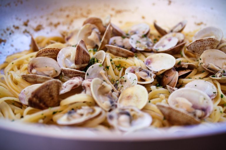 Allerta alimentare, ritirate vongole e lupini, il Ministero della Salute raccomanda di non consumarli: ecco il motivo Allerta alimentare, ritirate vongole e lupini, il Ministero della Salute raccomanda di non consumarli: ecco il motivo