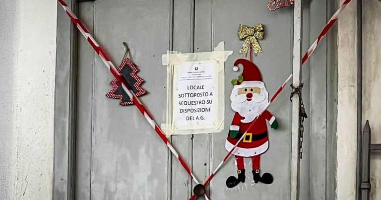 Bimba morta dopo la caduta dalle scale: la nuova ricostruzione dei fatti. Mamma avvertita oltre 12 ore dopo