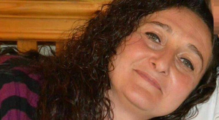 Marika Visentin muore a 49 anni investita da un furgone davanti alla figlia: “La bambina gridava…”